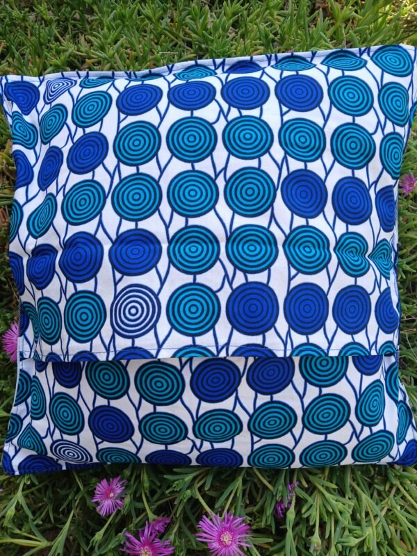 20250606_150105 Housse coussin autruche bleue