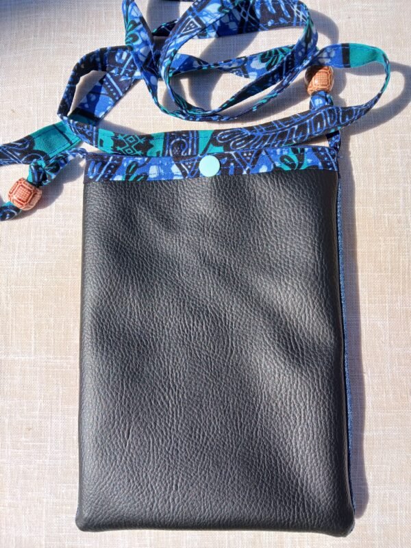 20250621_103347 Pochette Bandoulière 3 poches Etoile