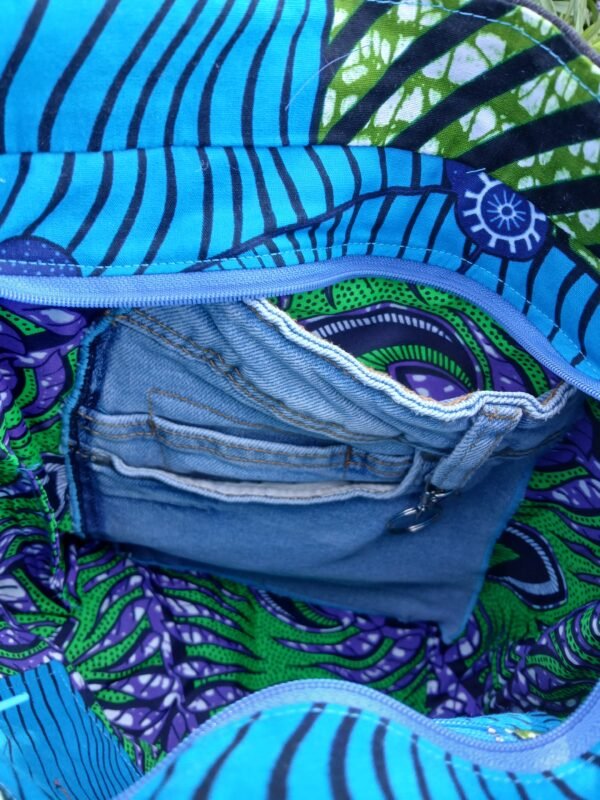20250701_175403 Sac Patchwork carrés Wax turquoise et jean