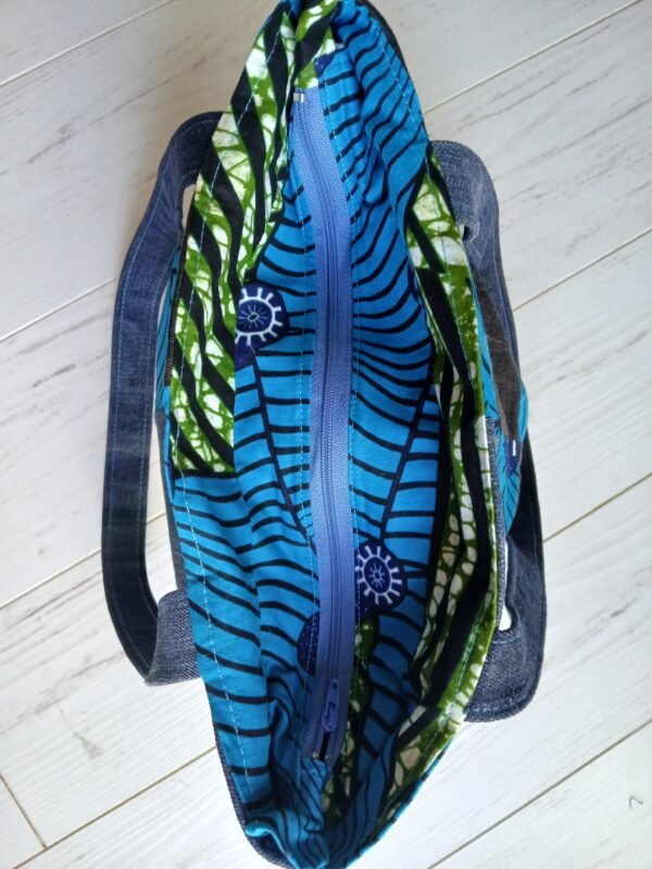 20250701_182615 Sac Patchwork carrés Wax turquoise et jean