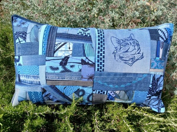 20250827_114122 Housse coussin Portrait chat bleu ciel