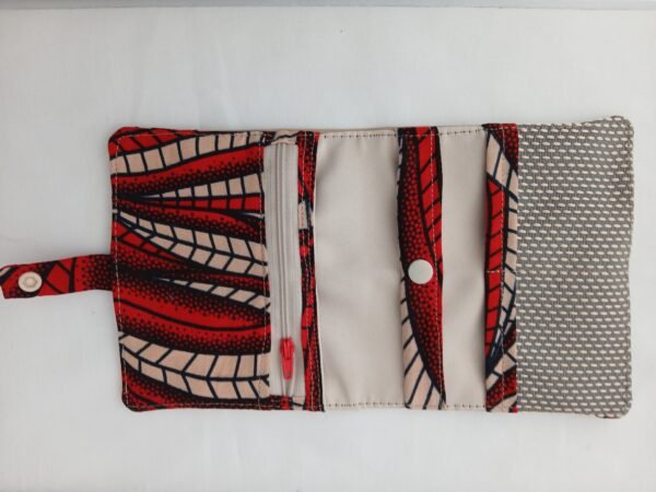 20250827_115026 Portefeuille multi poches beige et rouge