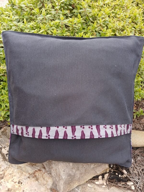 20250924_102842 Housse coussin chat joueur violet