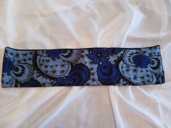 Cache cou bleu ciel et bleu roi