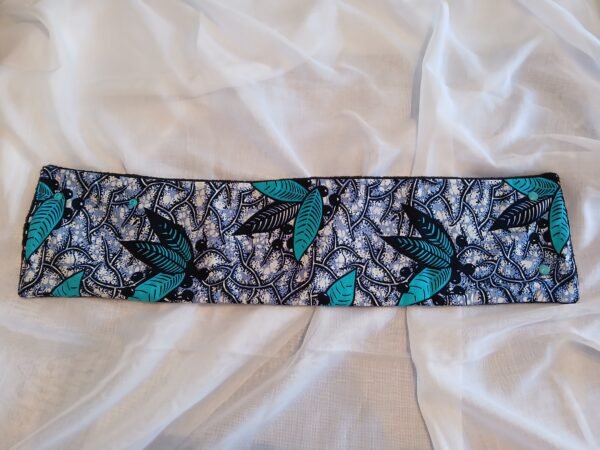 Cache cou bleu et turquoise, olives noires