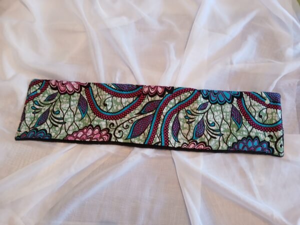 Cache cou vert bleu et rose