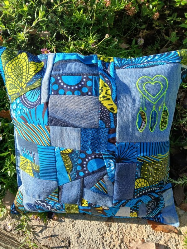 20251111_095417 Housse coussin attrape rêve bleu et jaune