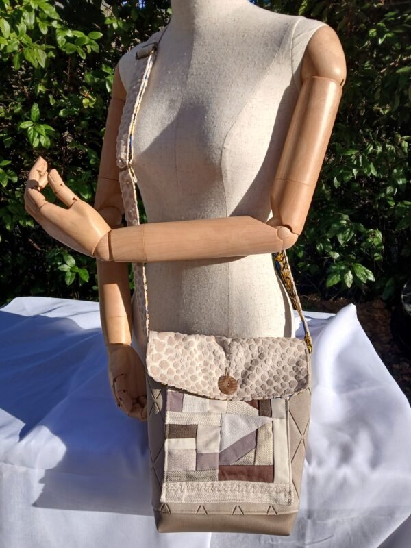 20260129_152555 Sac beige poche patchwork