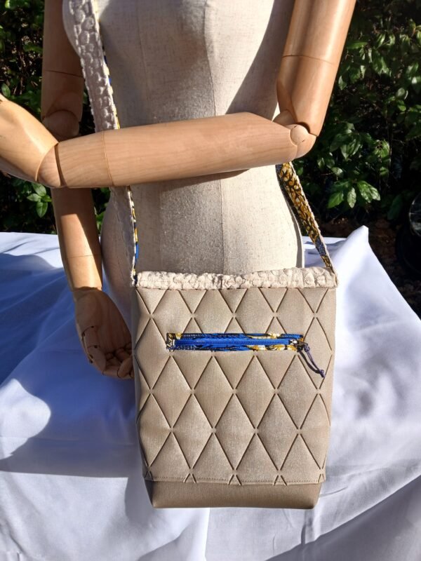 20260129_152629 Sac beige poche patchwork