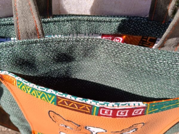 20260217_104713 Sac poche simili brodée Chat