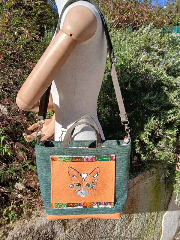 20260217_104844 Sac poche simili brodée Chat