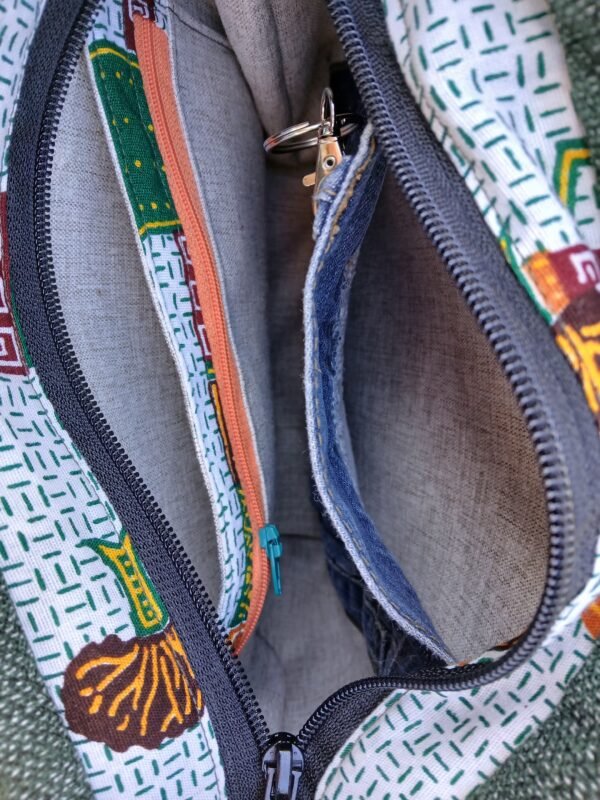 20260217_105128 Sac poche simili brodée Chat