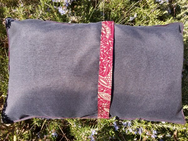 20260402_162038 Housse coussin cheval noir et bordeaux