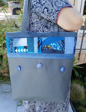 Cabas simili gris et patchwork wax